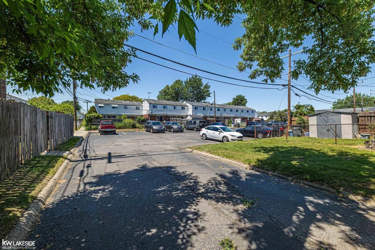 20235 Abrahm St - Photo 3 of 26