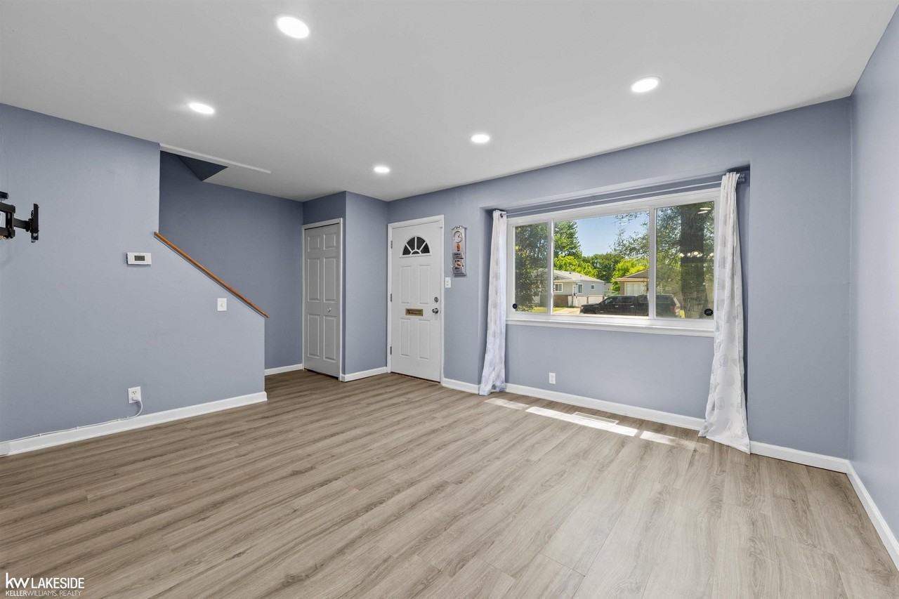 20235 Abrahm St - Photo 6 of 26