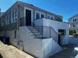 featured image of 105 Ohio Ave #UPPER