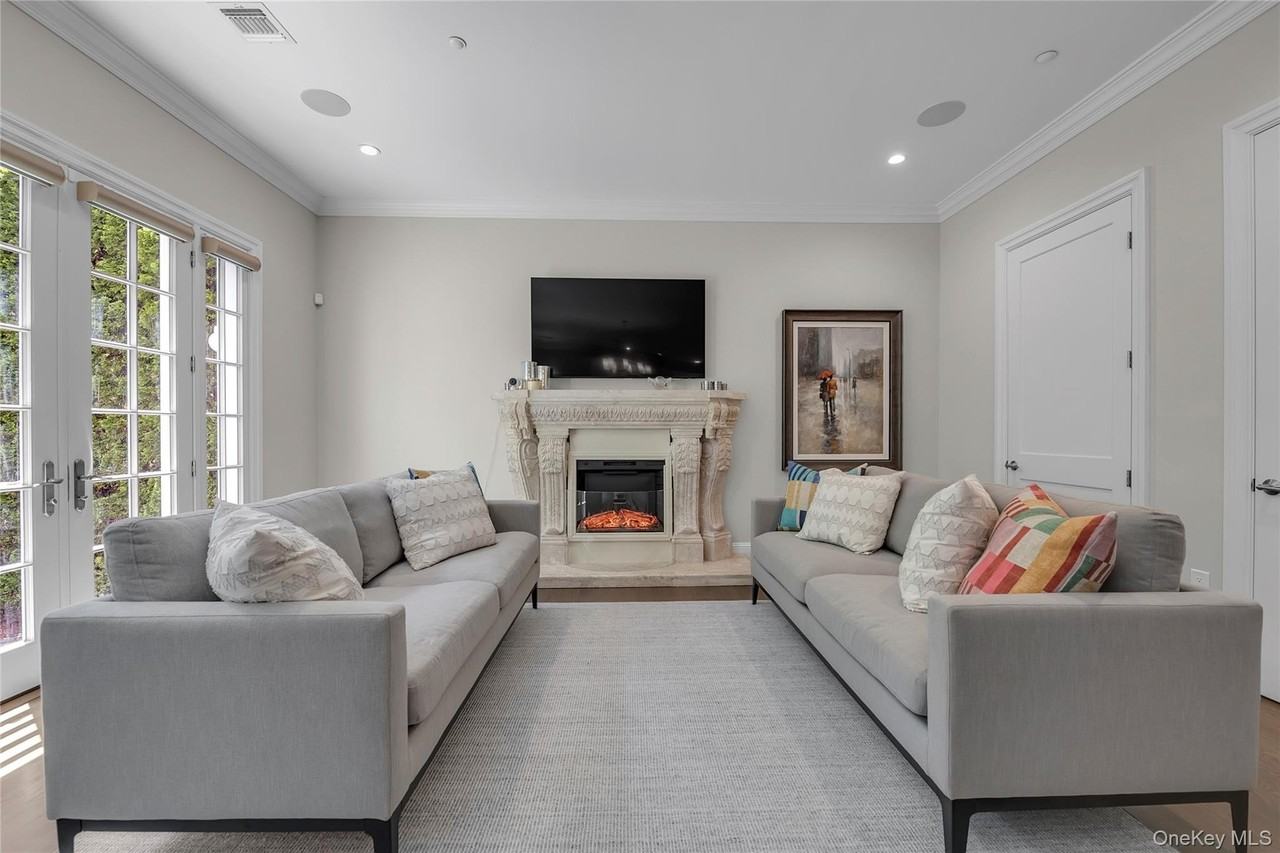 402 Grist Mill Cir - Photo 2 of 30