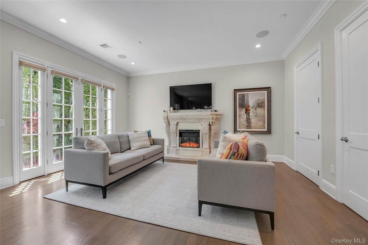402 Grist Mill Cir - Photo 3 of 30