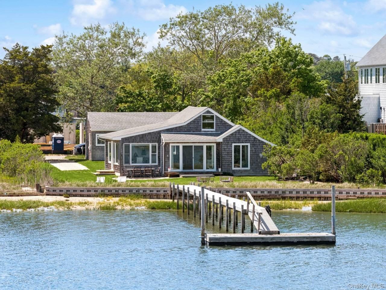 108 Little Neck Rd - Photo 2 of 26