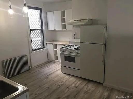 264 Driggs Ave - Photo 3 of 6