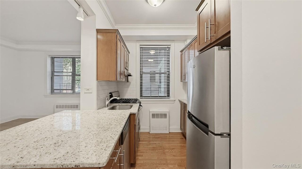 4489 Broadway #2D - Photo 3 of 23