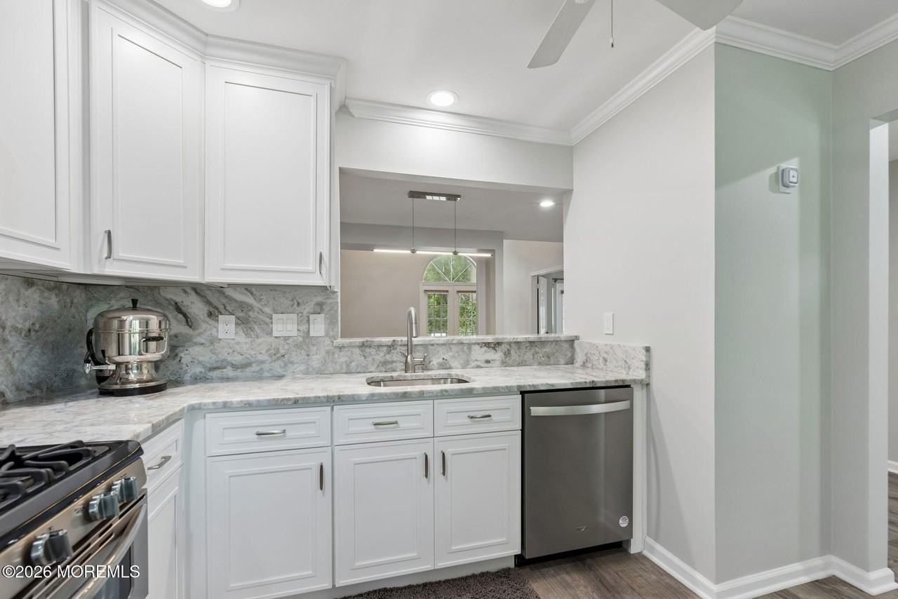 262 Daffodil Dr - Photo 6 of 25