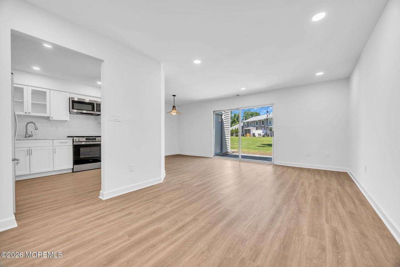 86 Holly Dr - Photo 6 of 24