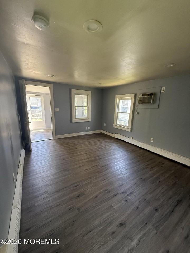 227 Seeley Ave - Photo 3 of 10
