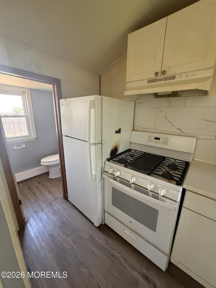 227 Seeley Ave - Photo 5 of 10