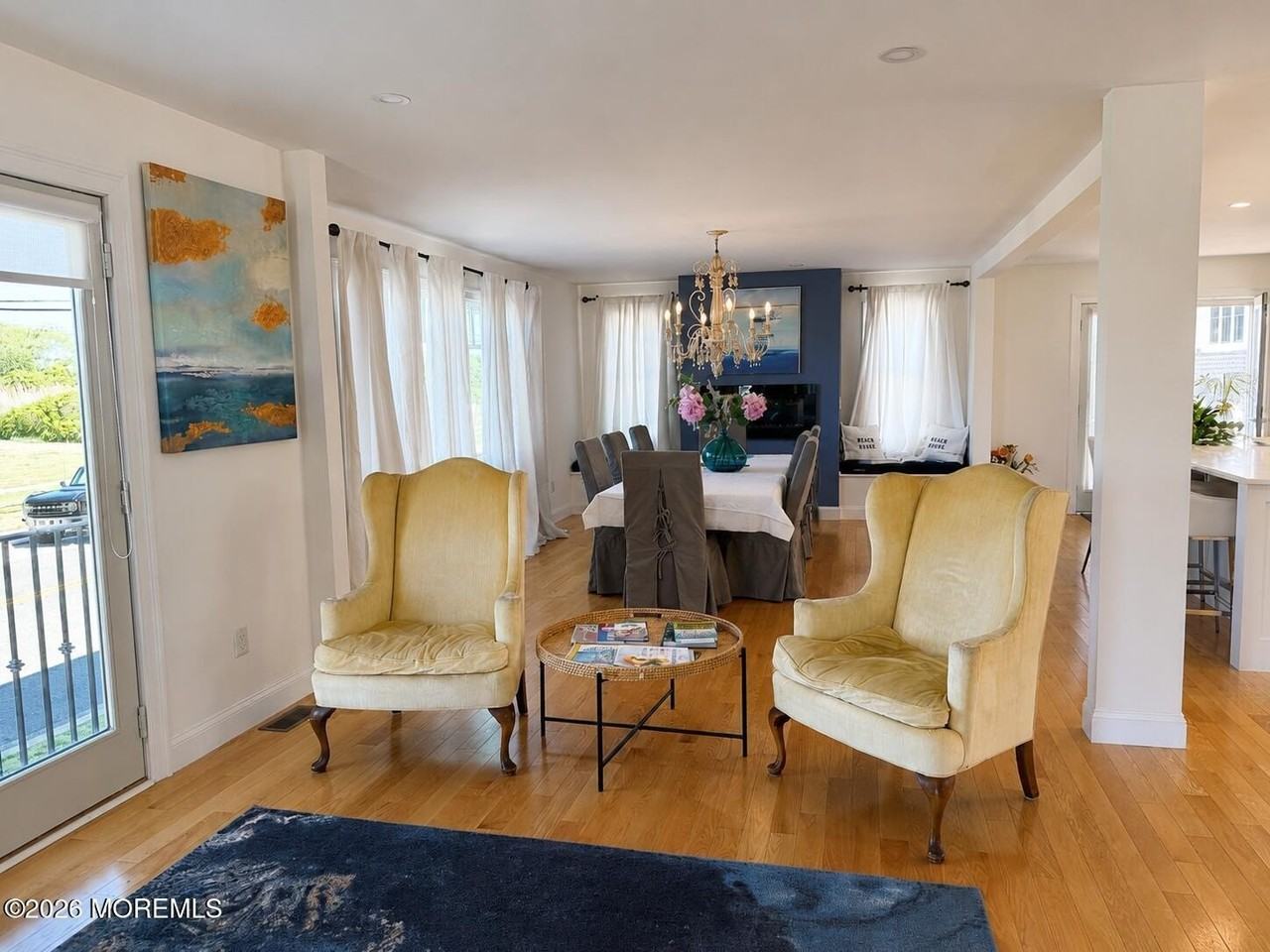 550 Whiting Ave - Photo 5 of 25