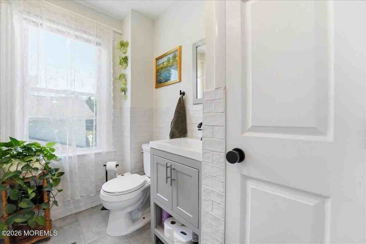 1001 5th Ave #2 - Photo 6 of 22
