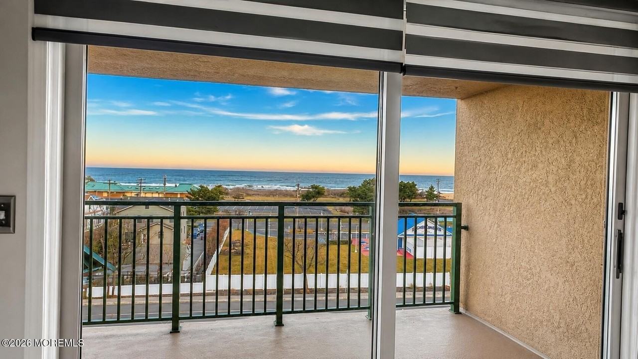 422 Ocean Blvd N #5C - Photo 4 of 38