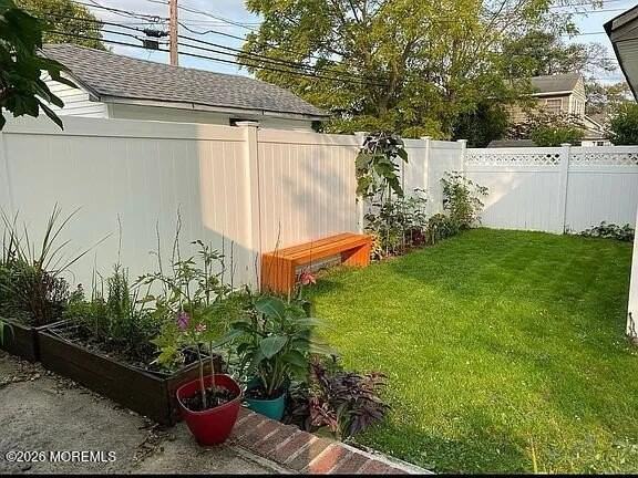 902 E St #904 - Photo 2 of 11