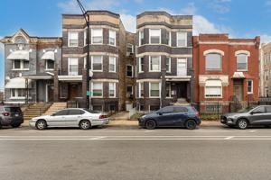 featured image of 3213 W Warren Blvd #2
