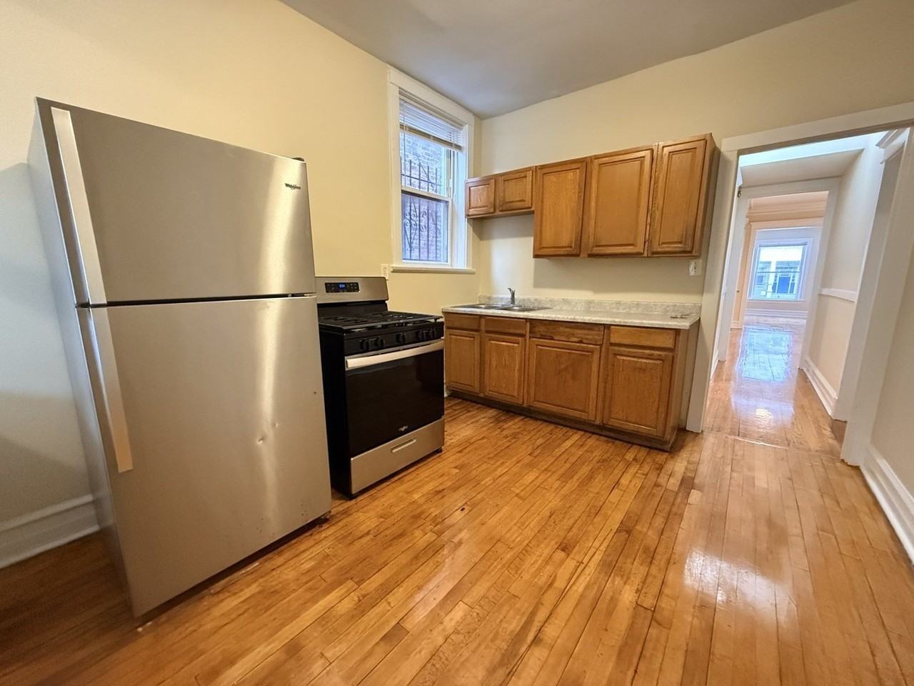 3213 W Warren Blvd #2 - Photo 4 of 10
