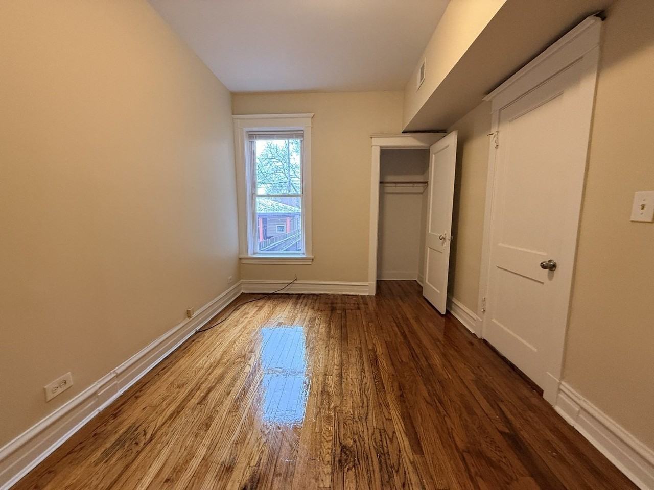 3213 W Warren Blvd #2 - Photo 5 of 10
