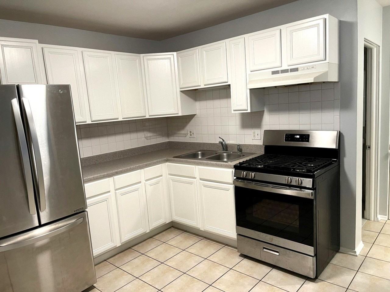 131 S Washington St #1 - Photo 3 of 12