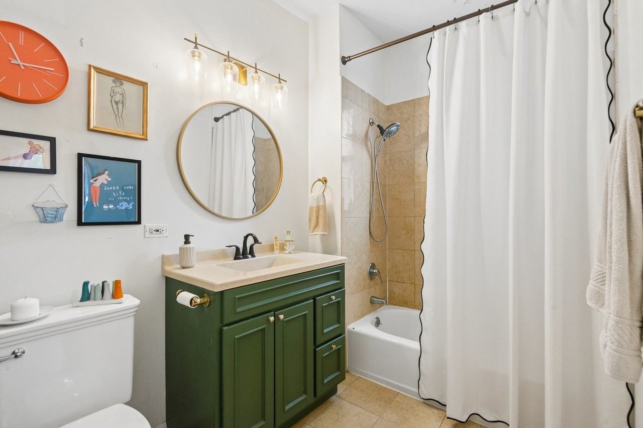 1474 W Carmen Ave #1 - Photo 4 of 10