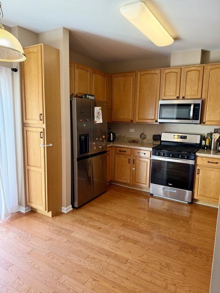 505 Cary Woods Cir - Photo 3 of 11