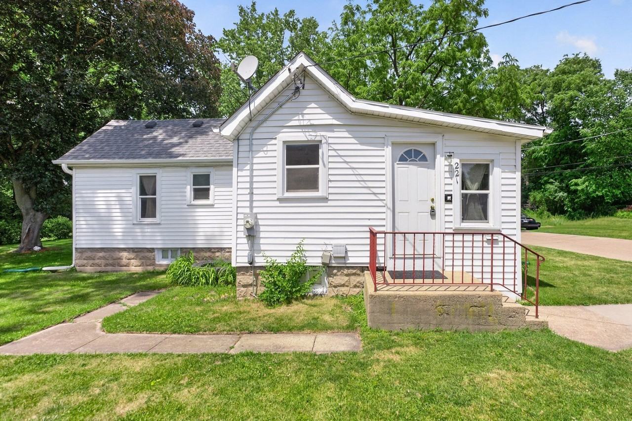 221 Ellen St #221 - Photo 2 of 26