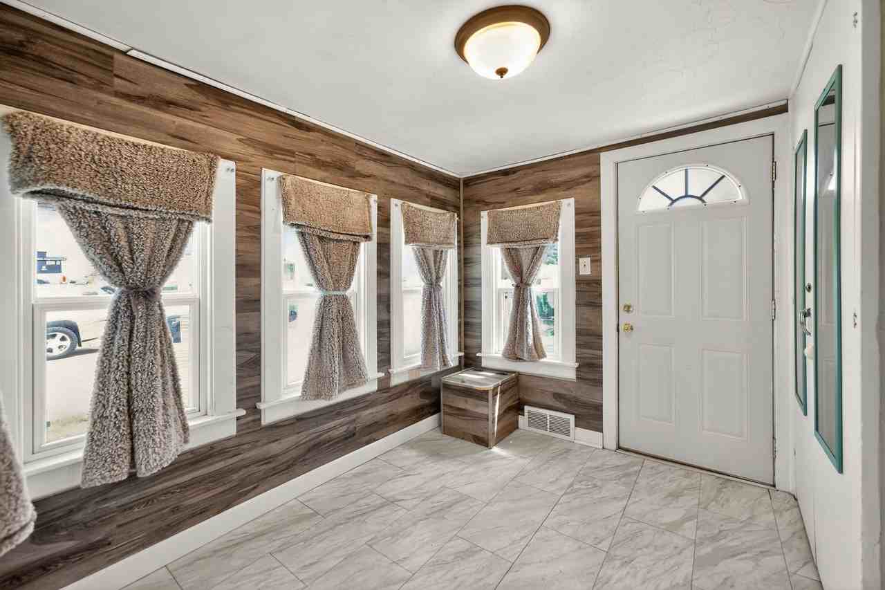221 Ellen St #221 - Photo 4 of 26