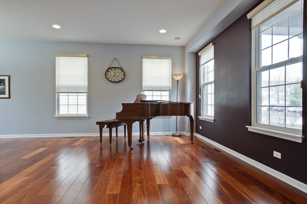 620 Geneva Ct - Photo 4 of 25