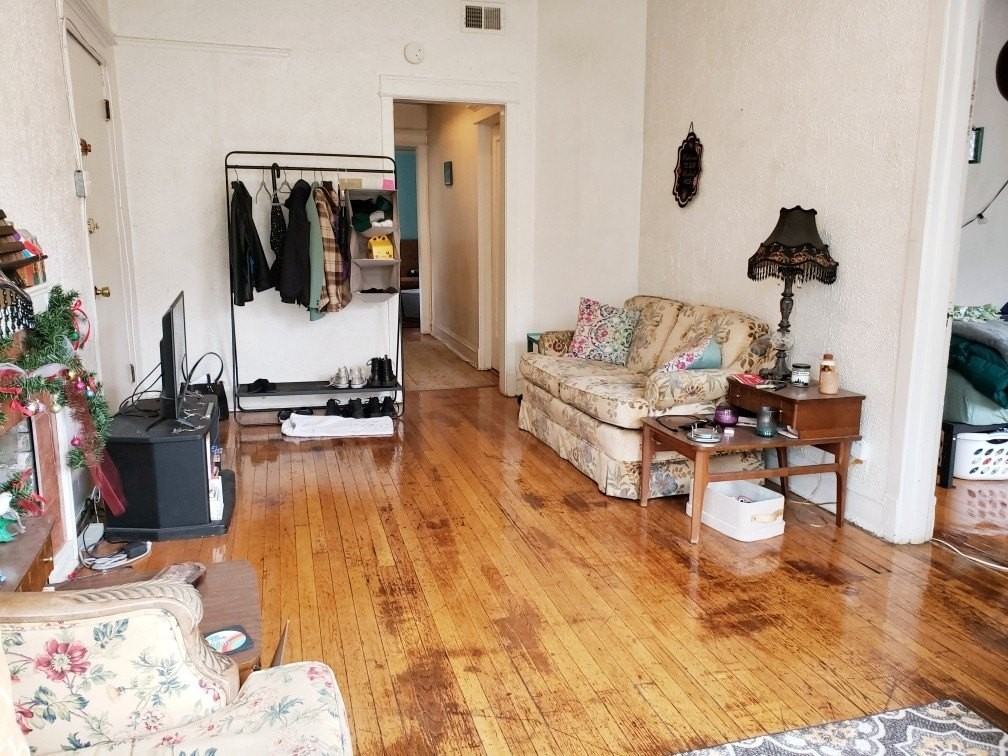 3516 N Broadway St #2 - Photo 3 of 13
