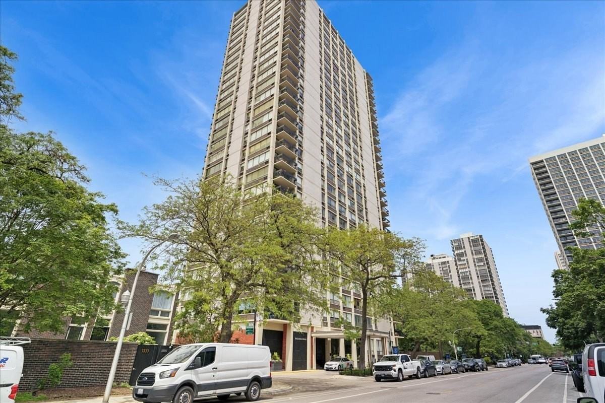 1355 N Sandburg Ter #706D
