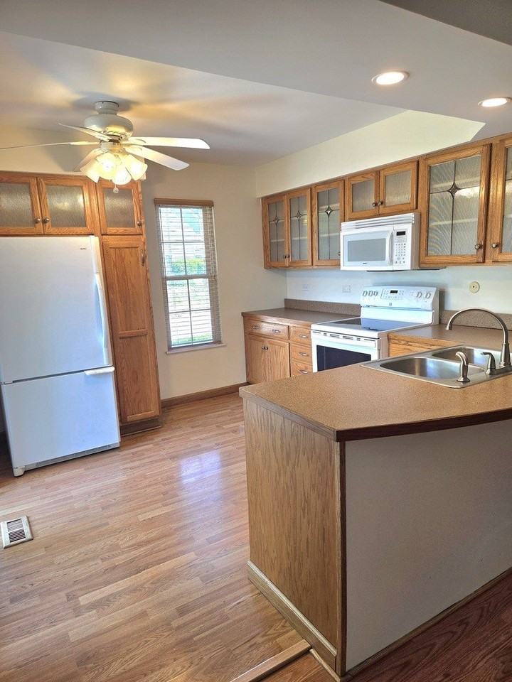614 Dunham Rd - Photo 3 of 15