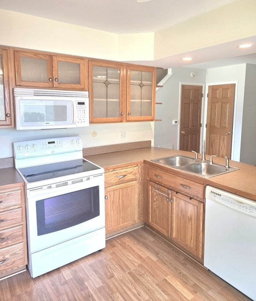614 Dunham Rd - Photo 4 of 15