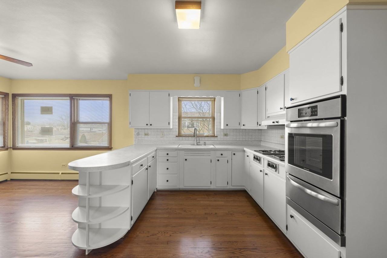 6401 W 52nd St #2 - Photo 3 of 18