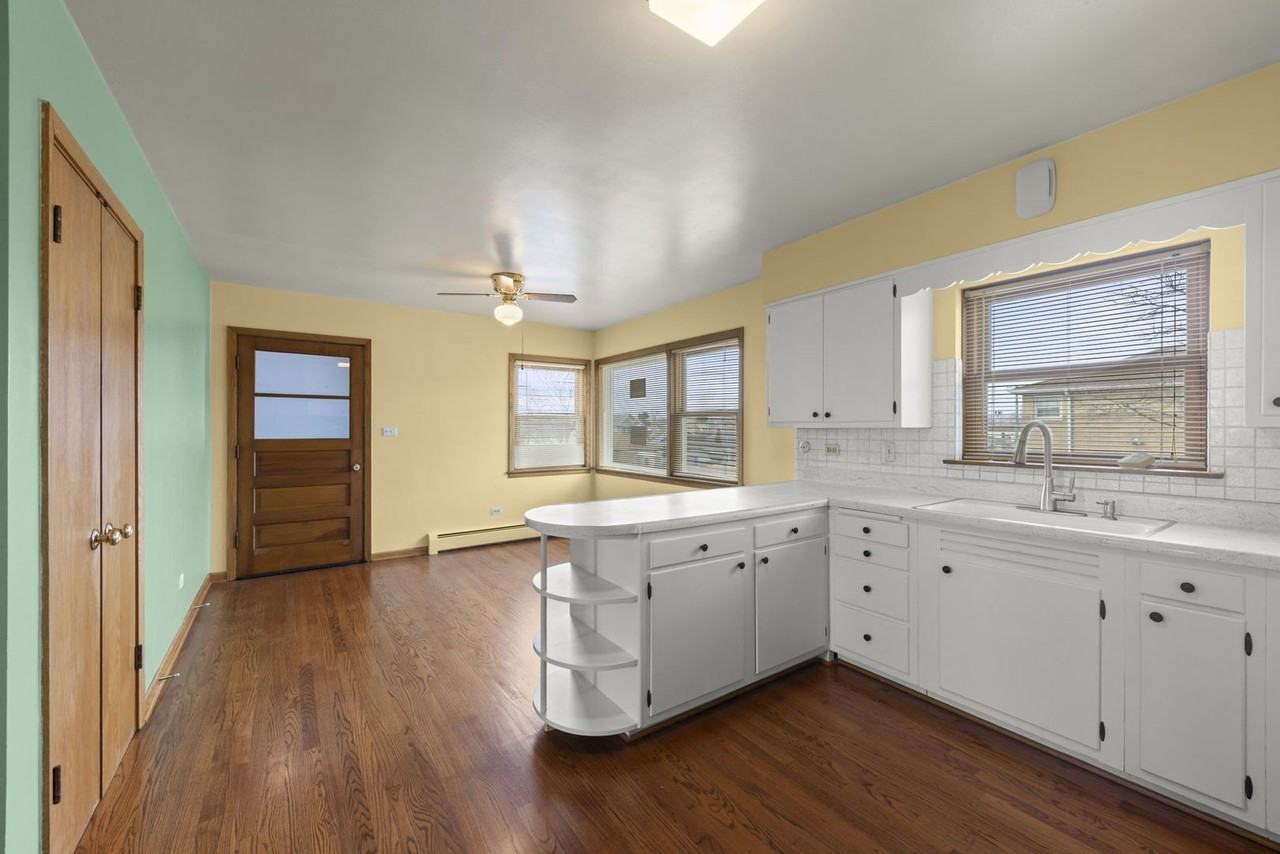 6401 W 52nd St #2 - Photo 5 of 18
