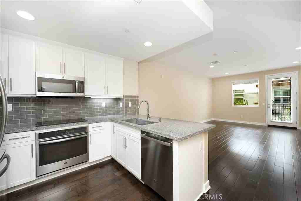 9210 Joshua Way - Photo 7 of 40