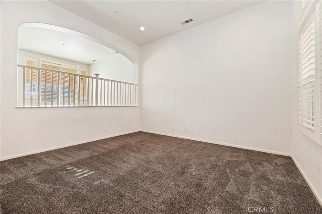 4433 Owens St - Photo 7 of 50