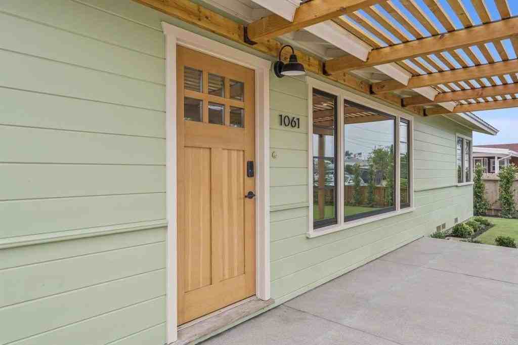 1061 Buena Vista Way - Photo 7 of 36