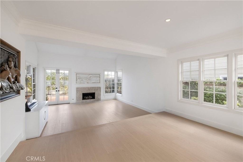 85 Hillsdale Dr - Photo 2 of 21