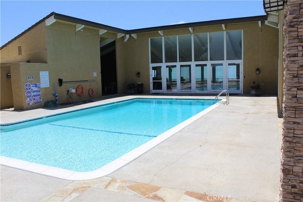 31058 Flying Cloud Dr - Photo 2 of 7