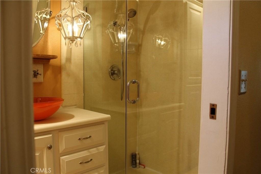 31058 Flying Cloud Dr - Photo 5 of 7