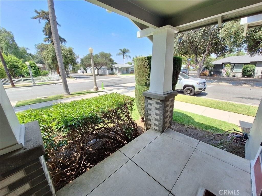 547 W Wilshire Ave - Photo 4 of 24