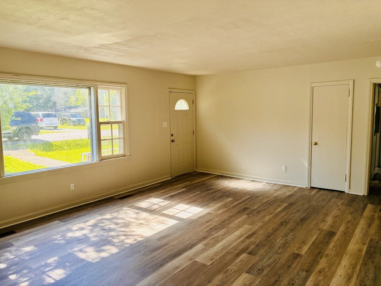 806 Miller Ave #1 - Photo 3 of 18