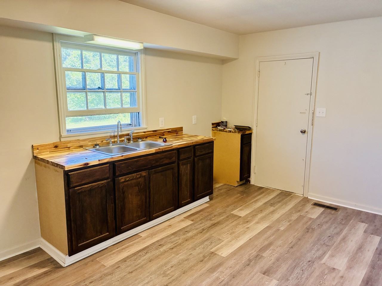 806 Miller Ave #1 - Photo 4 of 18