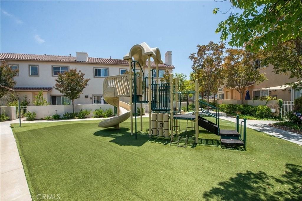 25725 Armstrong Cir #A - Photo 4 of 33
