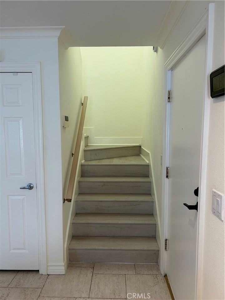 22141 Burbank Blvd #1 - Photo 7 of 27