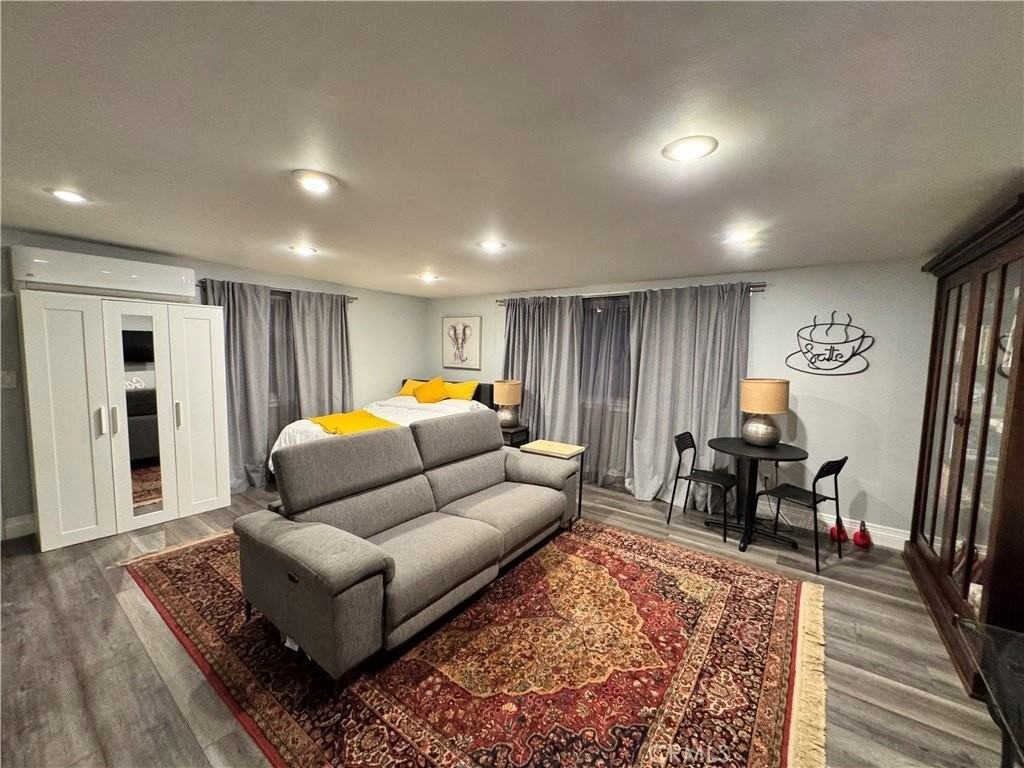 9767 Nita Ave - Photo 4 of 11