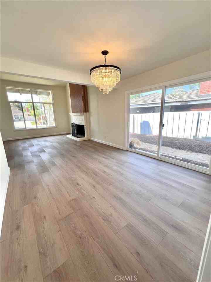 19841 Lombardy Ln - Photo 4 of 33