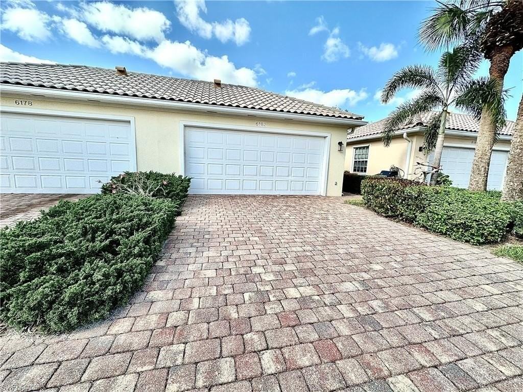 6182 Towncenter Cir - Photo 2 of 41