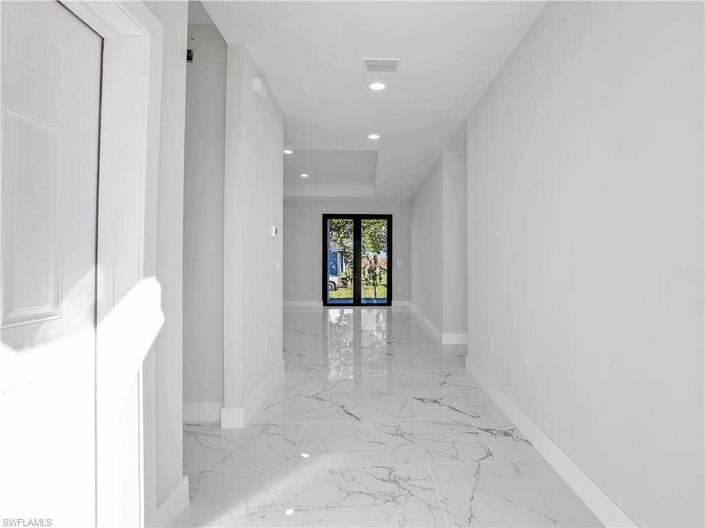 1100 Ne 19th St - Photo 3 of 4