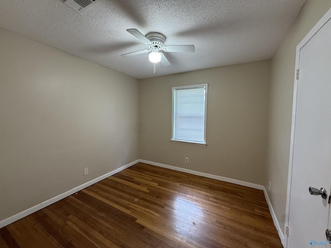 641 Dawson Ter Nw - Photo 4 of 15