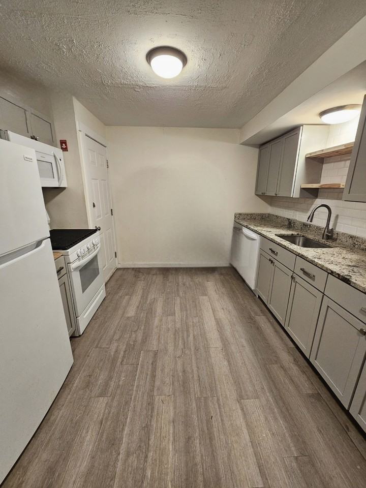 40 Grondin Dr #2 - Photo 3 of 6