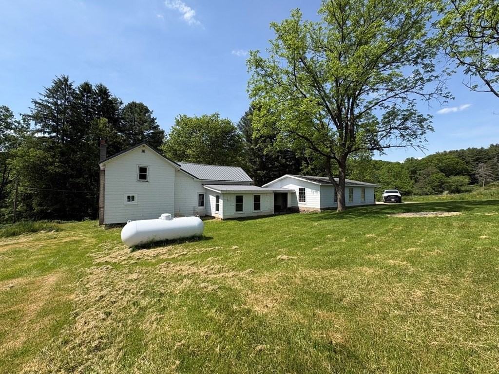1058 Campbell Run Rd - Photo 3 of 35