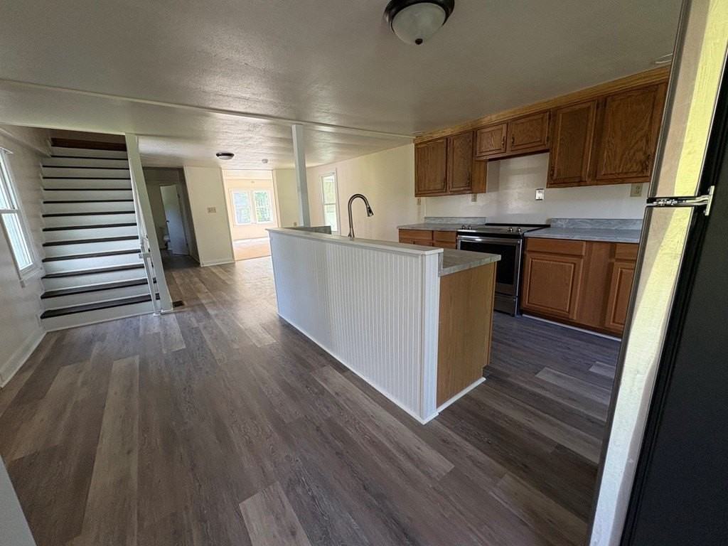 1058 Campbell Run Rd - Photo 5 of 35